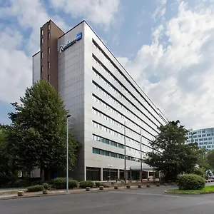 4* מלון Radisson Blu Conference Hotel,