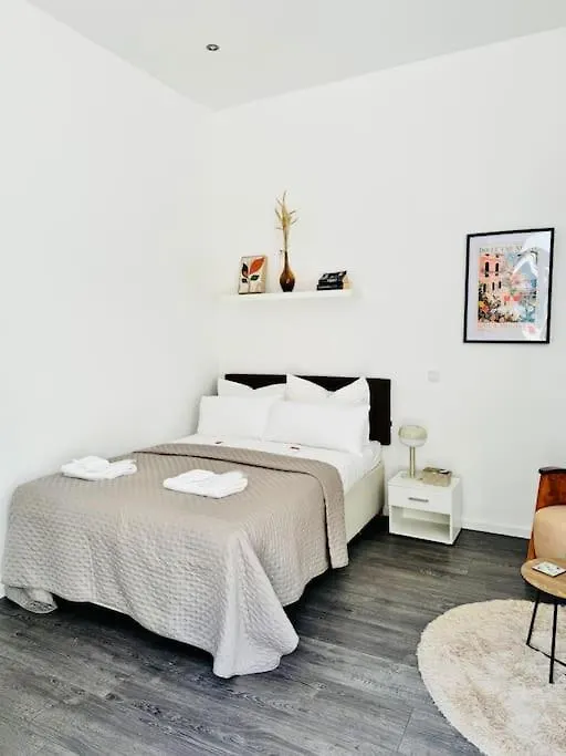 Private Suite 5 Min Bis Zur Innenstadt location